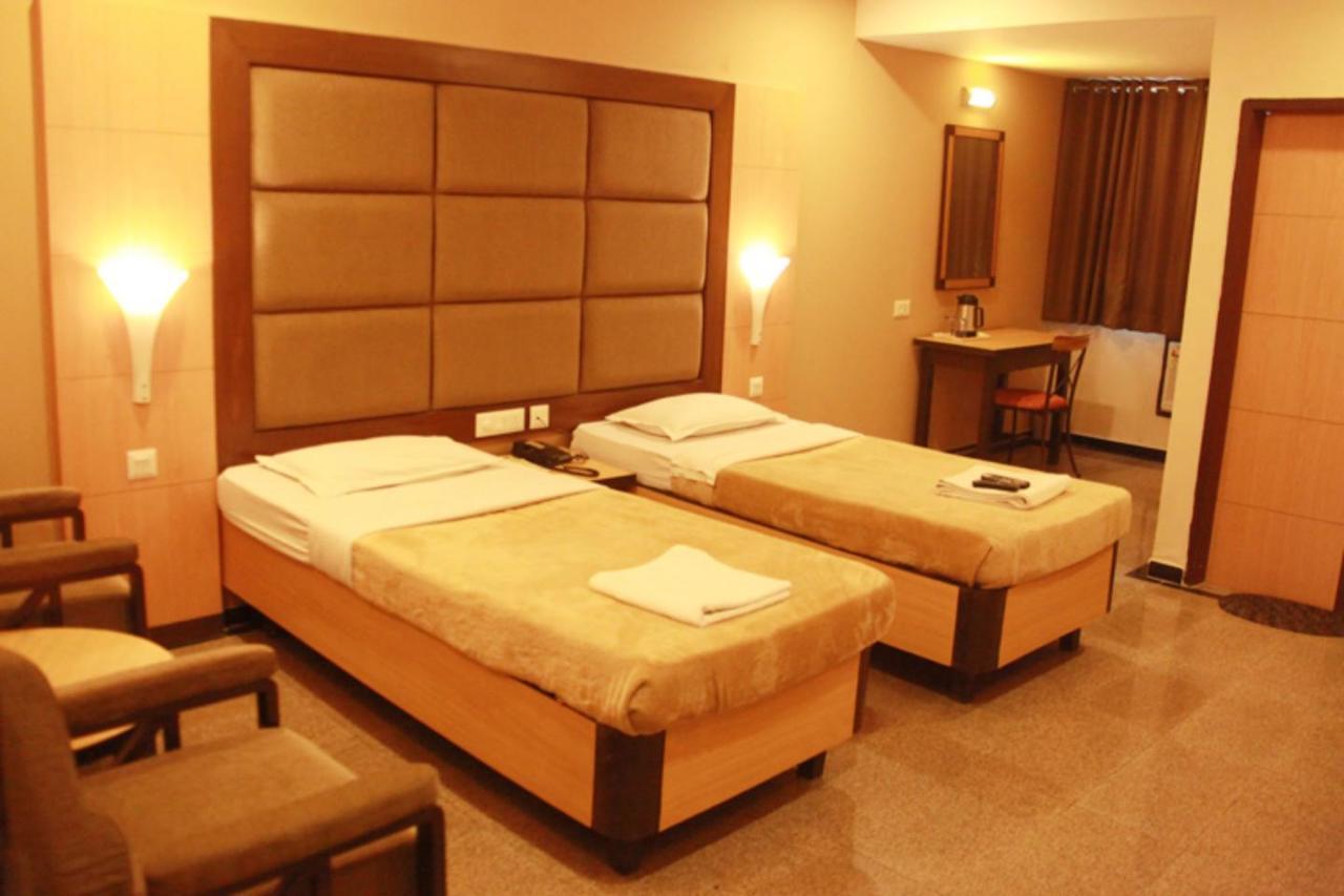 Hotel Parklane Χιντεραμπάντ Εξωτερικό φωτογραφία